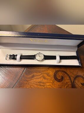 Vicence Womens 14KT White Gold Black Leather Watch